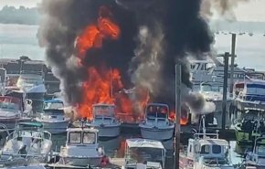 آتش‌سوزی چندین قایق در اسکله نیویورک + عکس