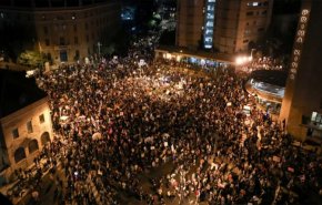 شاهد.. أكثر من 10 آلاف شخص في أكبر مظاهرة ضد نتنياهو بالقدس