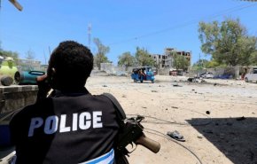 شاهد..هجوم انتحاري في مطعم بالعاصمة الصومالية مقديشو