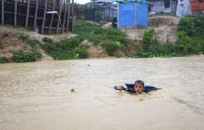 بنغلاديش تغرق تحت مياه الفيضانات ووفاة المئات في آسيا
