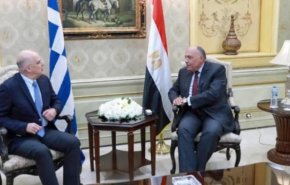 مصر واليونان يوقعان اتفاقية ترسيم الحدود وتركيا ترد..