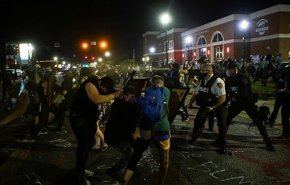 درگیری شدید پلیس آمریکا با معترضان در «فرگوسن» و «فونیکس» + فیلم