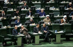البرلمان الإيراني يعقد غدا جلسة لمنح الثقة لوزير الصناعة المقترح