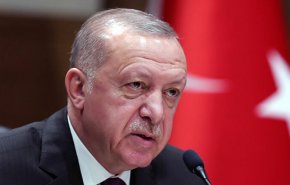 أردوغان يصف زيارة ماكرون الأخيرة إلى بيروت استعراضية