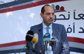 وزير لبناني يستغرب ارسال بوارج حربية الى بلده بدل الوفود الطبية والاغاثية