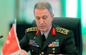 وزير الدفاع التركي: مصممون على حماية حقوقنا في بحارنا