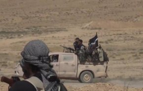 صور.. 'داعش' تعدم شخصين في حمص