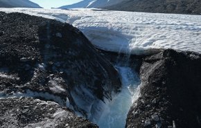 علماء يحذّرون: القطب الشمالى يذوب بسرعة أكبر مما كان يُفترض
