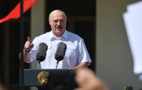 الرئيس البيلاروسي يحذر المحتجين وموسكو تعارض 