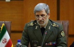 وزير الدفاع الايراني: لدينا صواريخ كروز للاهداف الجوية