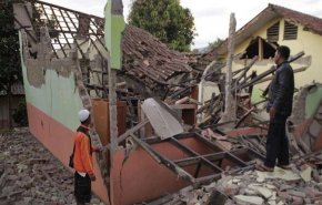 زلزال شدته 6.8 درجة في بحر باندا قبالة إندونيسيا