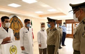 قائد الجيش الايراني يتفقد جامعة القيادة والاركان 