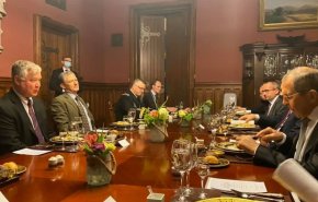 دیدار معاون وزیر خارجه آمریکا با لاوروف در پشت درهای بسته/ دستور کار نشست؛نا آرامی های بلاروس، مسایل دو جانبه، اختلافات موشکی و کنترل تسلیحات 