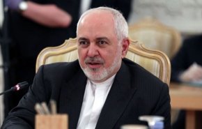 ظريف: حان الوقت ليكف ترامب عن الاستماع لحاشيته المتغطرسة