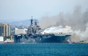 حريق السفينة الحربية الأمريكية الشهر الماضي قد يكون متعمدا