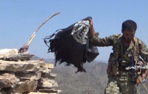 شاهد/عمليات الجيش اليمني ضد القاعدة وداعش بالبيضاء 