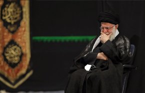 شاهد بالصور ..قائد الثورة الاسلامية يحيي ليلة الثامن من محرم