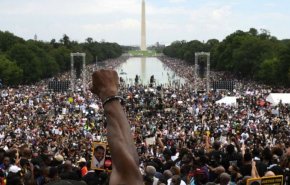 شعله اعتراضات به تبعیض‌نژادی در آمریکا بار دیگر زبانه کشید