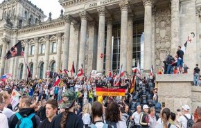 واکنش رئیس جمهوری آلمان به حمله تظاهرکنندگان به مجلس/ اقدام معترضان، هجوم غیرقابل تحمل به قلب دموکراسی است