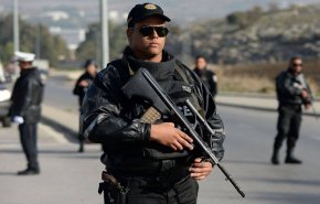 الشرطة التونسية تقتل ثلاثة إرهابيين بعد هجوم في مدينة سوسة الساحلية