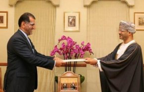 سفیر جدید ایران رونوشت استوارنامه خود را تسلیم وزیر خارجه عمان کرد
