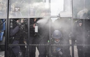 پلیس پاریس ۲۰۰ معترض را بازداشت کرد
