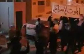 ویدئویی از تظاهرات شبانه مردم بحرین در اعتراض به سازش رژیم آل خلیفه با رژیم صهیونیستی