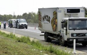 تفاصيل اعتقال النمسا لمهاجرين مكدسين داخل شاحنة براد