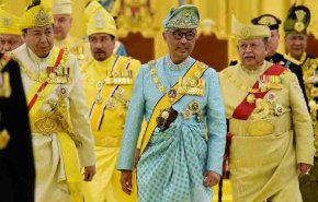ملك ماليزيا في المستشفى وزعيم المعارضة يحاول لتشكيل الحكومة الجديدة