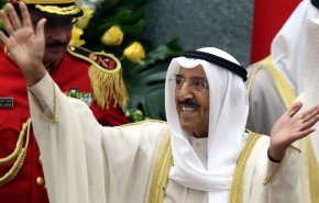 من هو أمير الكويت الملقب بـ'عميد الدبلوماسية العربية'؟