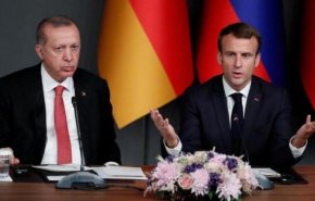 فرنسا تطالب أوروبا بفرض عقوبات على تركيا