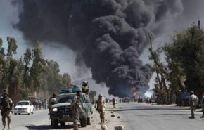 بالصور.. تفجير مفخخة يستهدف موكب حاكم اقليم افغاني