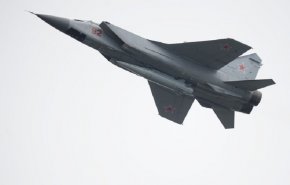 شاهد مقاتلة روسية تخوض معركة ضد منتهك المجال الجوي