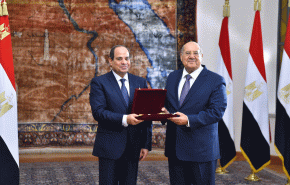 عبدالرازق رئيسا للشيوخ المصري.. قضى بحل البرلمان المنتخب وسعودية الجزيرتين!