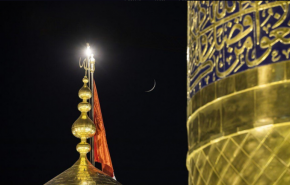 تعویض پرچم گنبد امام حسین (ع) به مناسبت فرا رسیدن ماه ربیع الاول+تصاویر