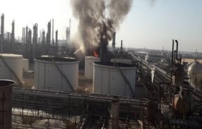 إخماد حريق في بتروكيمياويات ميناء الامام الخميني (رض) جنوب ايران