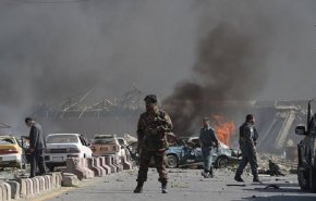 شاهد.. عشرات القتلى والجرحى في إنفجار بالعاصمة الافغانية كابول