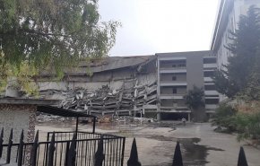 شاهد لحظة انهيار أحد المباني جراء الزلزال التركي