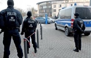 800 شخص يهاجمون رجال الشرطة في فرانكفورت