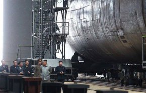 یونهاپ: کره شمالی دو زیردریایی با قابلیت شلیک موشک بالستیک می‌سازد
