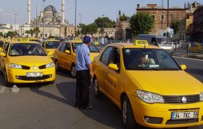 رئيس امتحانات جامعة دمشق يعمل سائق تكسي