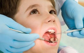 طبيب أسنان سوري يعالج المحتاجين مجانا

