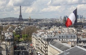 فرنسا تدعو رعاياها في الإمارات إلى توخي الحذر بعد هجوم جدة