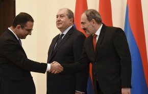 ادامه بحران در دولت ارمنستان/ وزیر اقتصاد هم استعفا کرد
