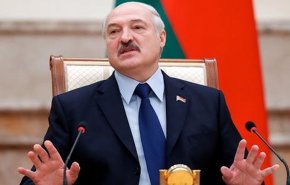 الرئيس البيلاروسي يعلن تخليه عن الحكم بعد وضع الدستور الجديد