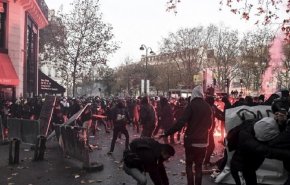 الحكومة الفرنسية تسقط مشروع قانون يمنع تصوير ضباط الشرطة