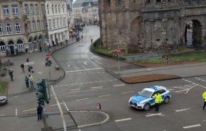 2 کشته و 10 مجروح پس از برخورد یک خودرو با عابران در شهر «تری‌یر» در آلمان
