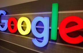 غوغل تطرد عالمة بارزة في مجال الذكاء الاصطناعي بسبب انتقادات