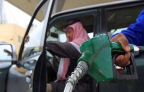بحران سوخت در جنوب عربستان؛ صف طولانی خودروها مقابل پمپ بنزین