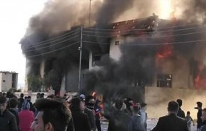 به آتش کشیدن مقر حزب دموکرات کردستان در سلیمانیه 